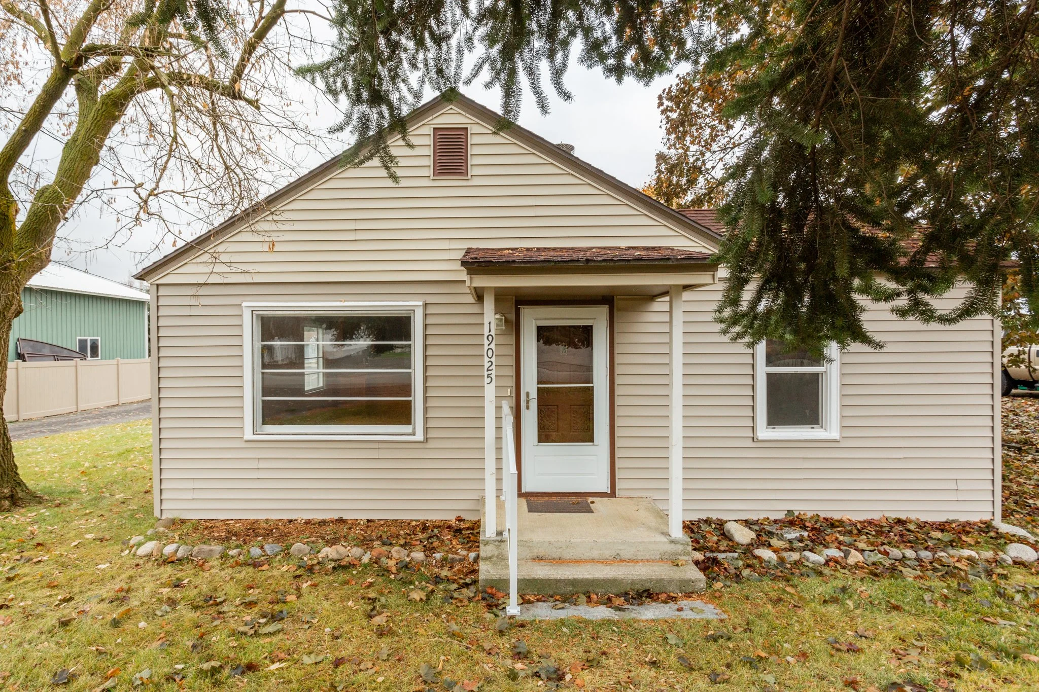 19025 E 4th Ave, Spokane Valley WA 99016 – Updated Greenacres Home!