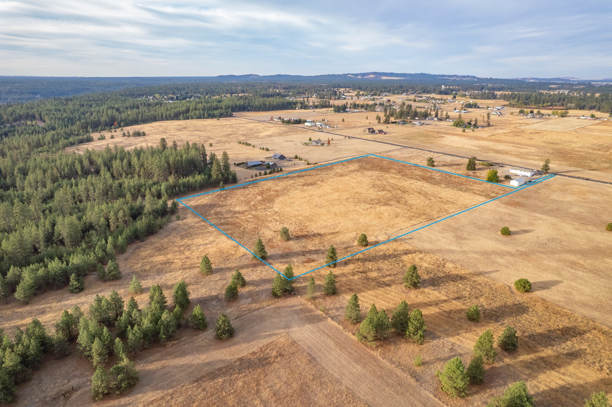 5263 S Dorset Rd, Spokane WA 99224: Escape to the Peaceful Countryside!